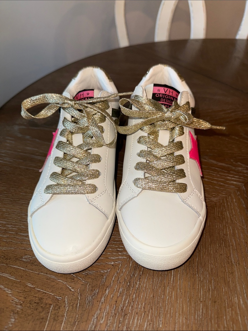Vintage Havana White Sneakers with Hot Pink Star and Gold Accents